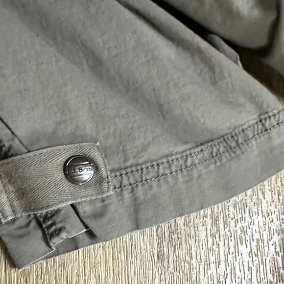 L.L. Bean Ripstop crops, medium - Picture 4 of 9